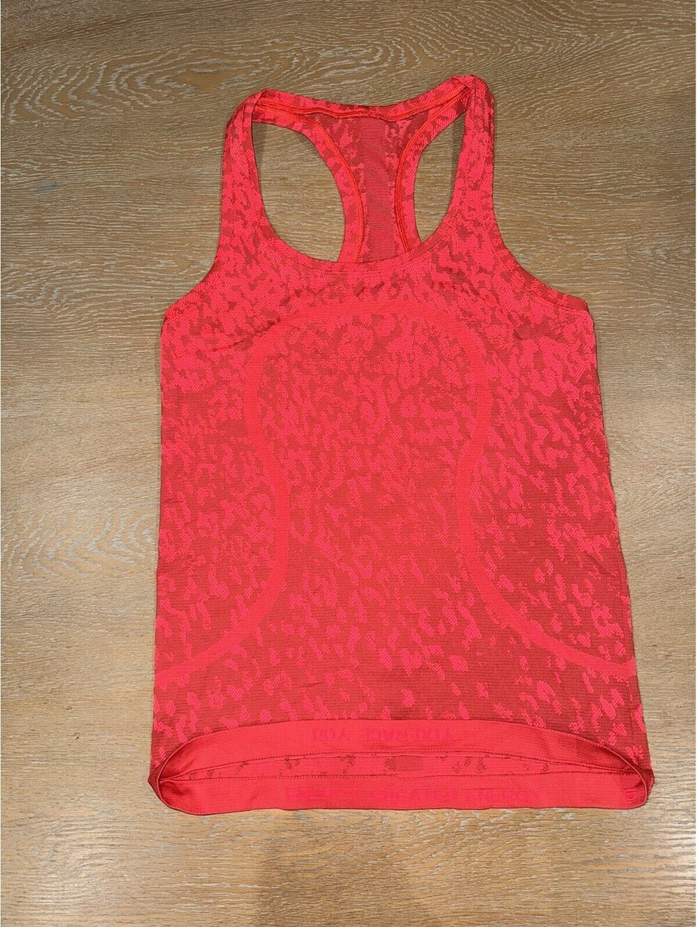 Lululemon Womens Swiftly Tech Racerback Tank Top 2.0 Covered Camo Red Flare Sz 6